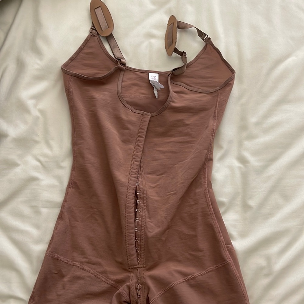 Nude/tan shapewear size XL.